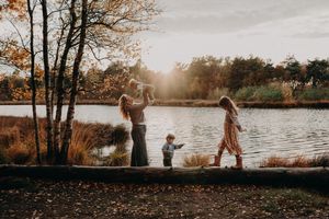 Fotograaf Brabant Oss Den Bosch Uden fotografie ouders mama momlife Sis&So gezinsshoot verhaal dayinthelife gezinsfotograaf