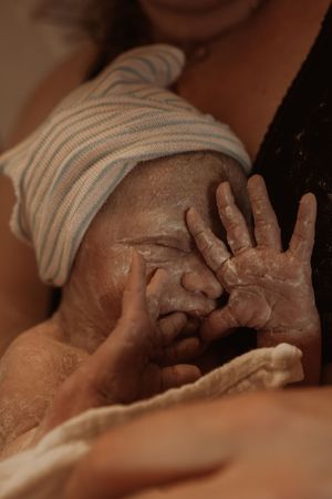 Geboortefotograaf geboorte geboortefotografie brabant Oss bevalling Den Bosch Uden  fotografie baby newborn newlife zwangerschapsshoot gezin