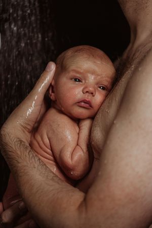 Fotograaf Brabant Oss Den Bosch Uden fotografie baby newborn newlife newbornshoot gezinsshoot borstvoeding mama momlife Sis&So