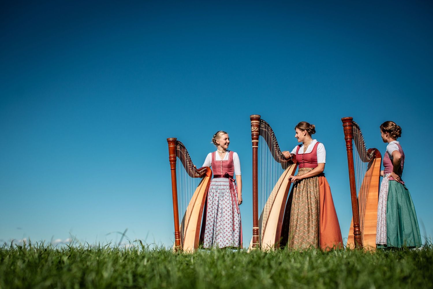 Fotografie; Musikanten; Volksmusik; Harfe; Dirndl; Bayern; Chiemsee; Chiemgau; Da Schachten