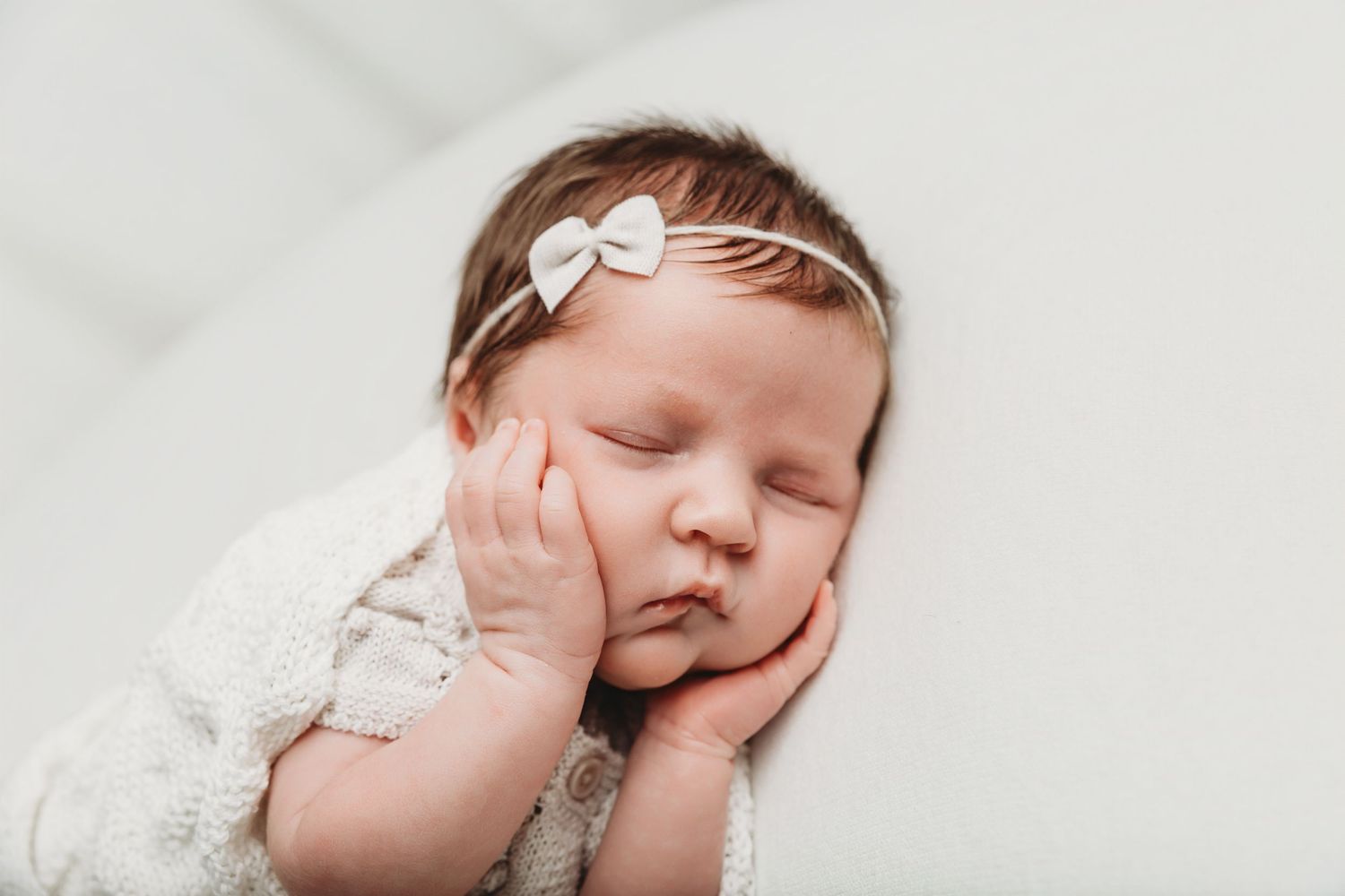 Timeless natural newborn photography Essex, White and bright photographer in Southend-On-Sea
