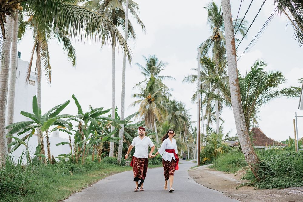 Romantic Bali couple portrait in local-inspired outfits