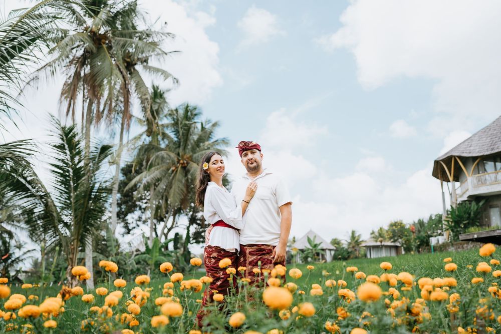 Bali couple photoshoot with ricefield and waterfall background