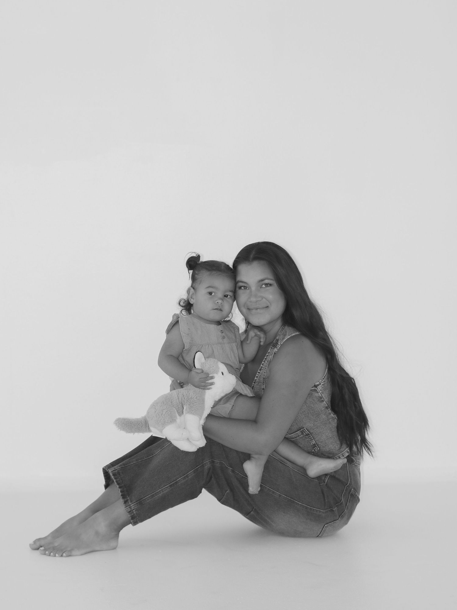 Bright, dreamy, timeless images capturing love, connection, tiny details, and the beautiful seasons of family life in Las Vegas.