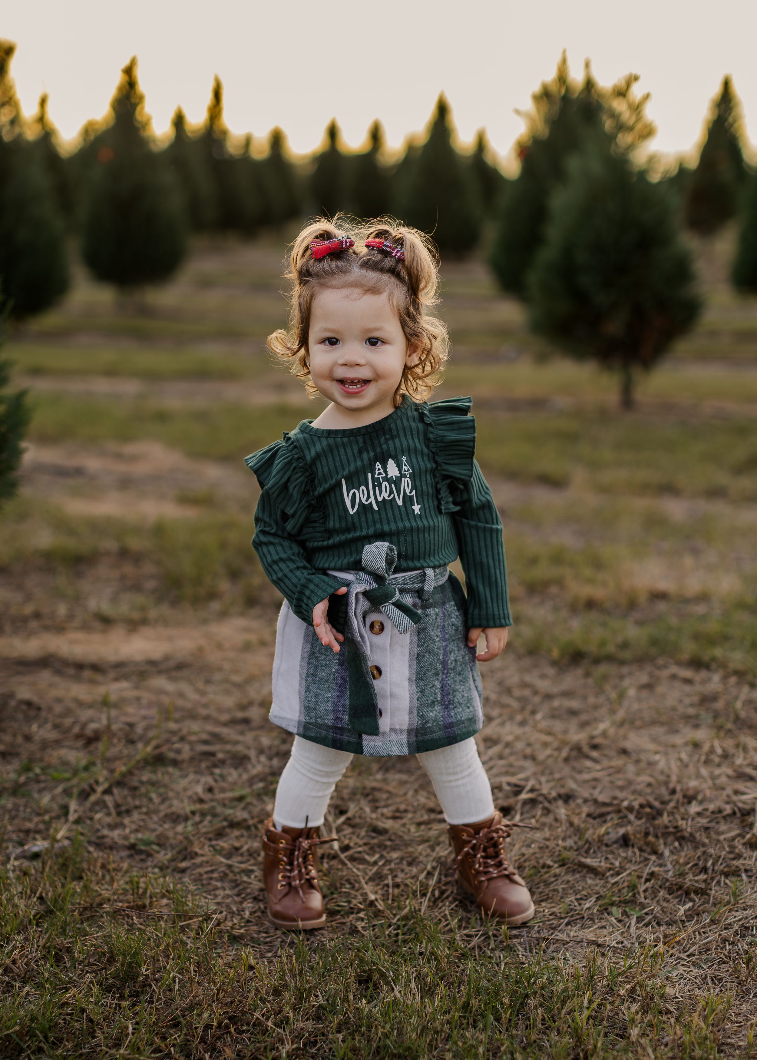 San Antonio Family Photographer Christmas Tree Farm Minis Devine Acres Affordable holiday photos Christmas