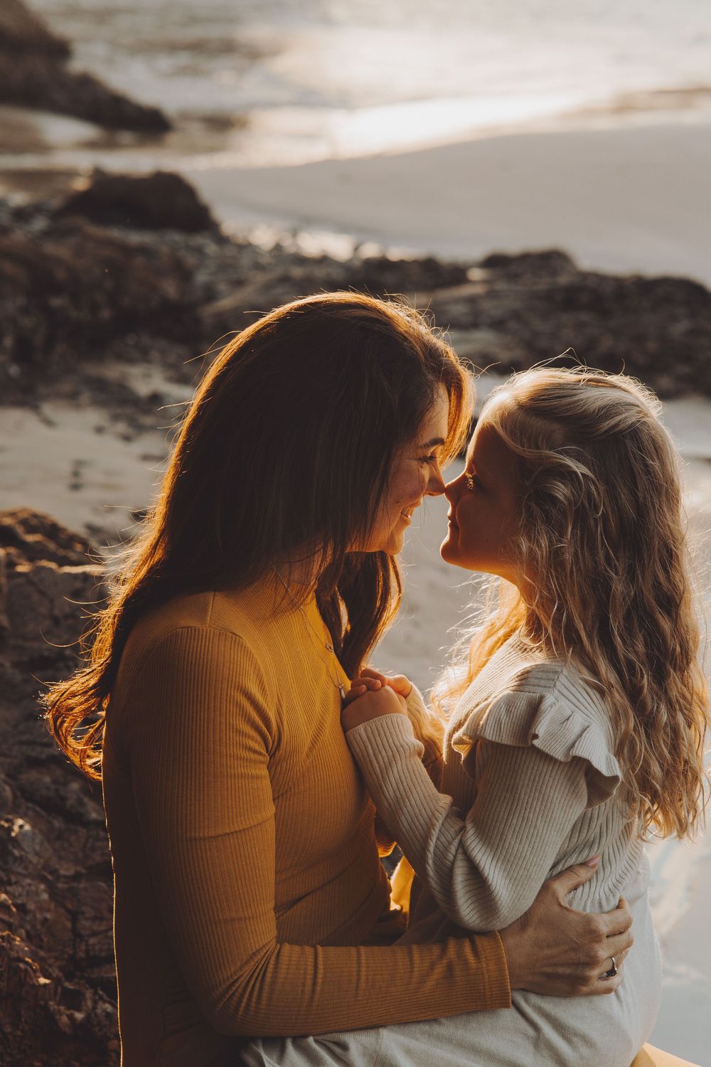 Sunset photoshoot with mum and daughter, Northland Beach, Whangarei Photographer, Jessica Jellick Photography