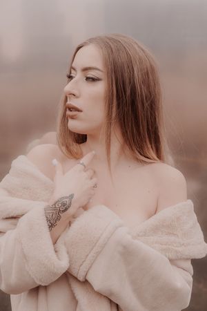 Ritratto ambientato a Cogliate – Dreaming. Ritratti intimi e ispirati, tra luce e atmosfera. Un’esperienza visiva autentica, la tua luce