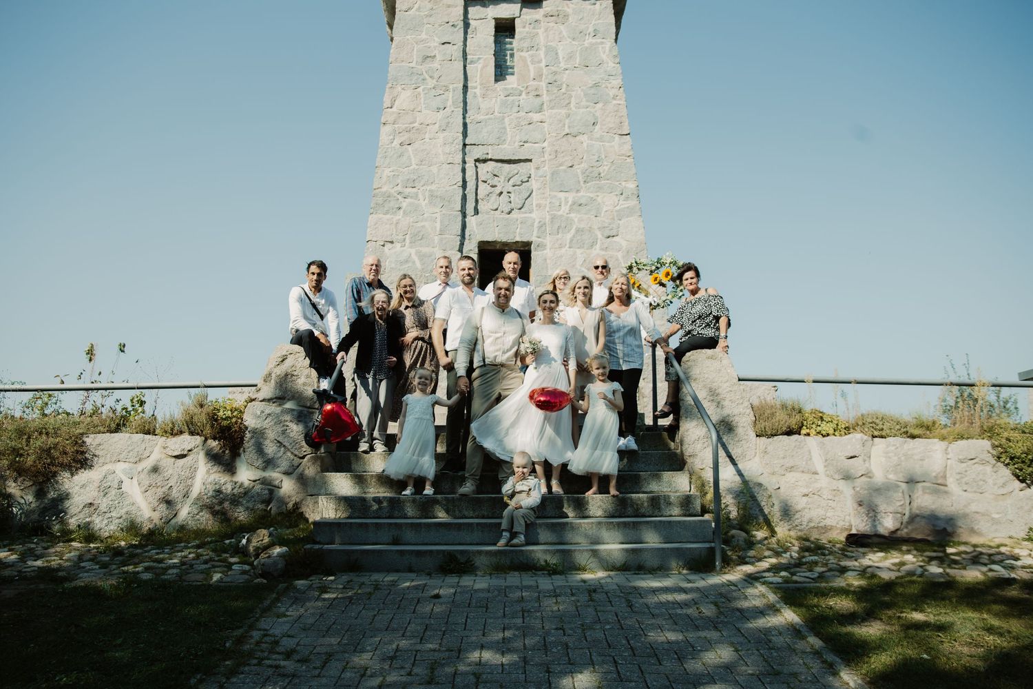 bad schwartau, kurpark bad schwartau, civil wedding, flowers, pretty bride, wedding dress, sun, lübeck, schleswig-holstein,bride, leuchtturm