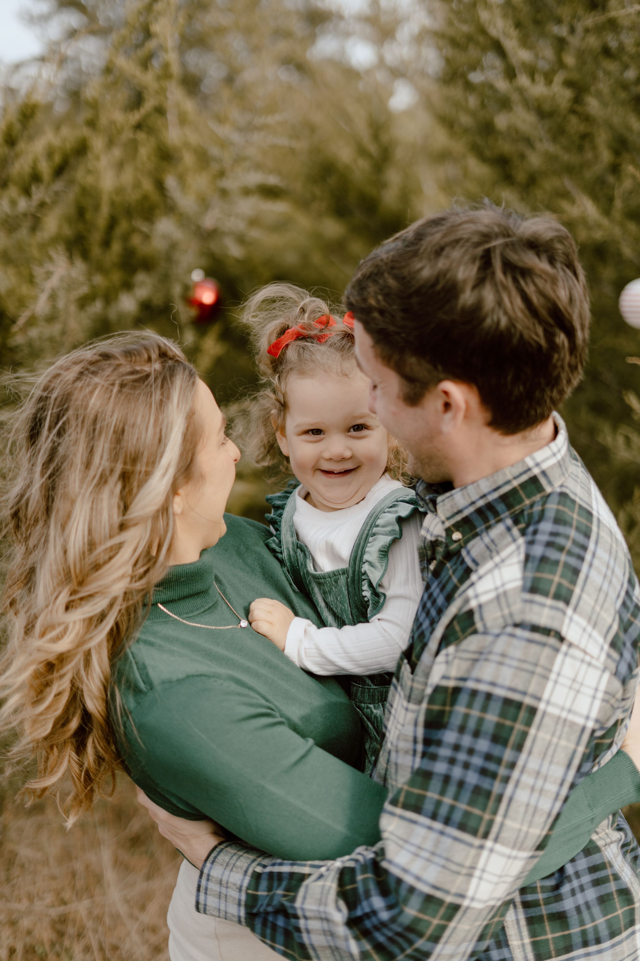 DC and Virginia Lifestyle maternity photography capturing natural connection and emotion during a relaxed, documentary maternity session.