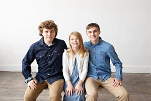 Family & Teen Photographer in Wisconsin, studio in Watertown WI serving Dodge County Jefferson County and Waukesha County