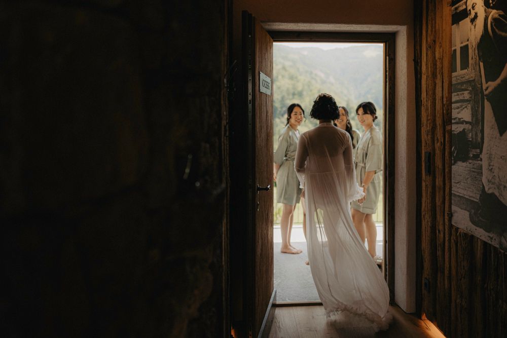 PREPARATION BRIDE WEDDING