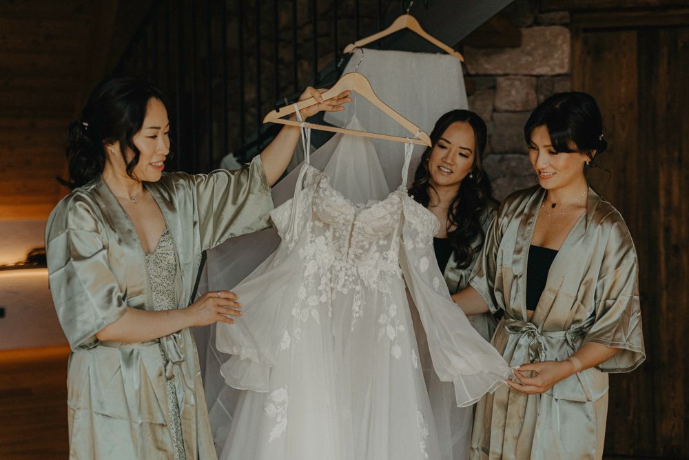 PREPARATION BRIDE WEDDING