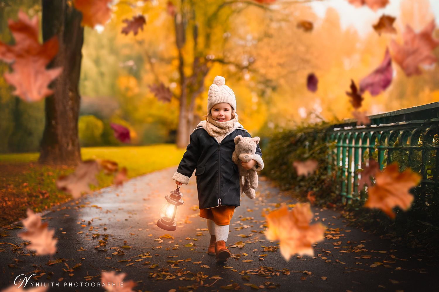 Séance photo d'une petite fille à Verdun en automne. Photo d'enfants. Séance photo magique en Meuse avec Nyhilith Photographie. Photo