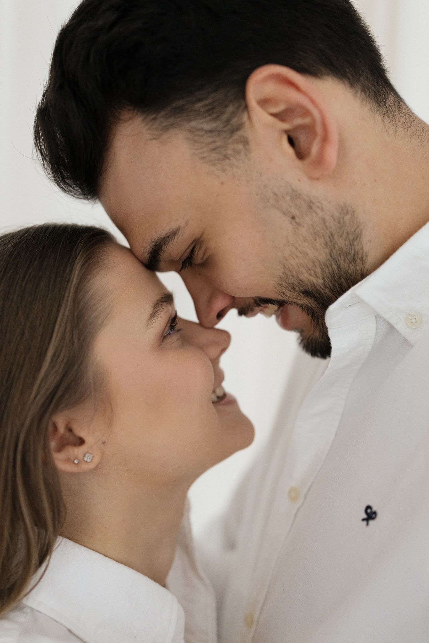 budapest photoshoot wedding photographer elegant and style studio couple photoshoot