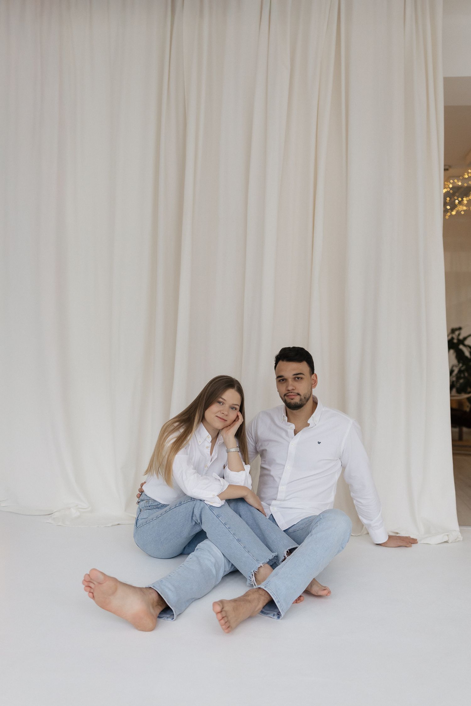 budapest photoshoot wedding photographer elegant and style studio couple photoshoot