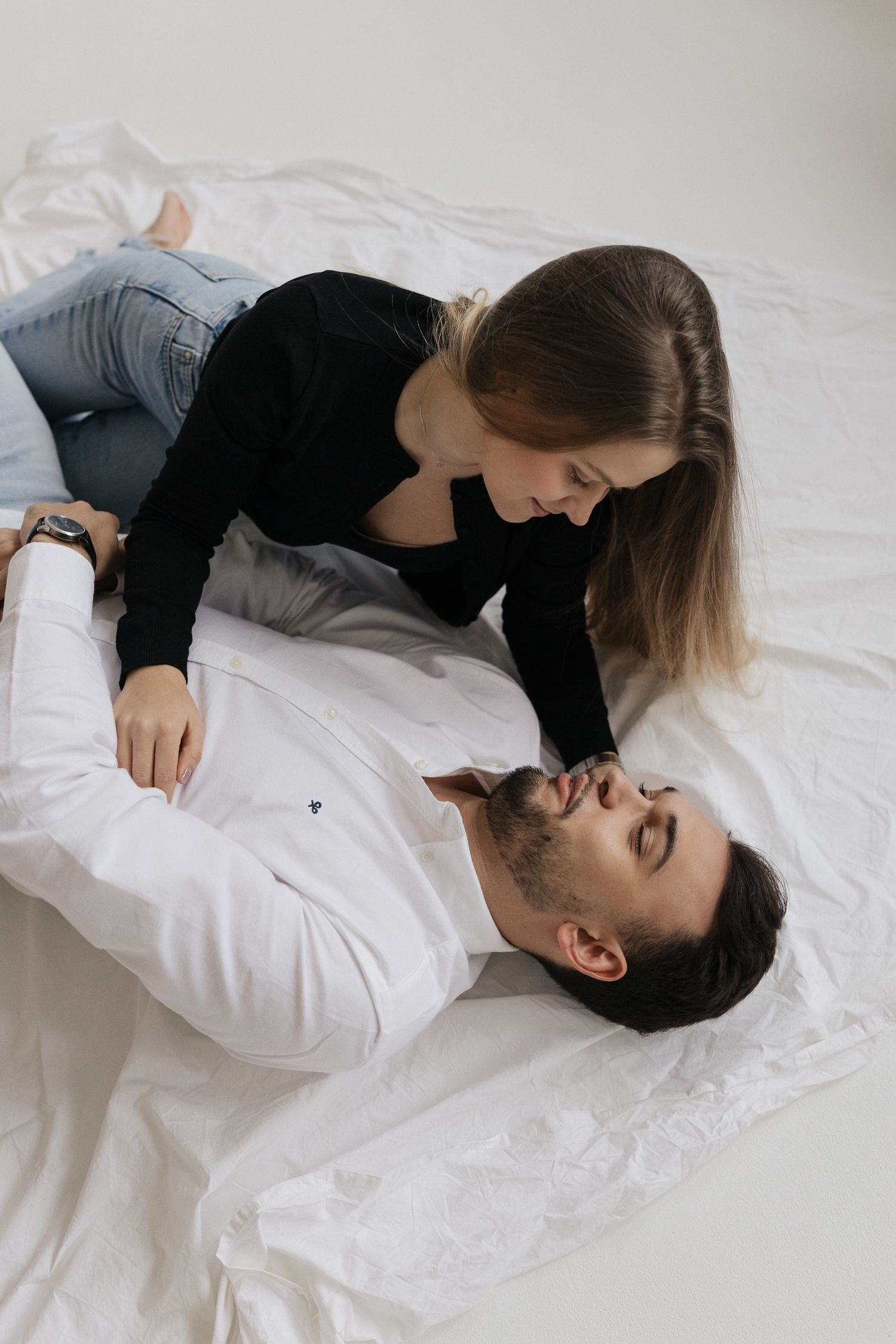 budapest photoshoot wedding photographer elegant and style studio couple photoshoot