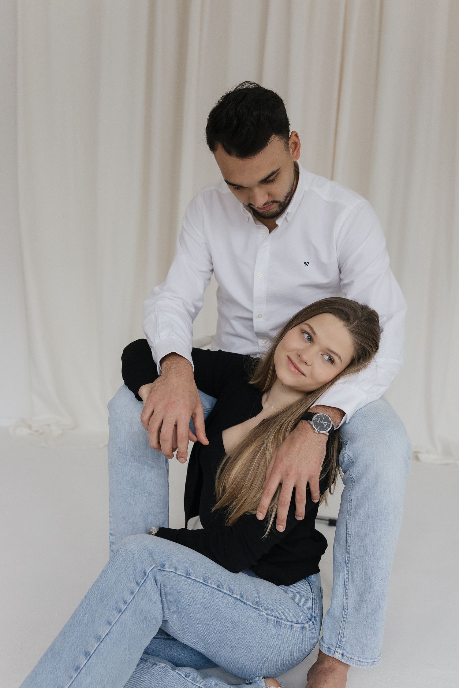 budapest photoshoot wedding photographer elegant and style studio couple photoshoot