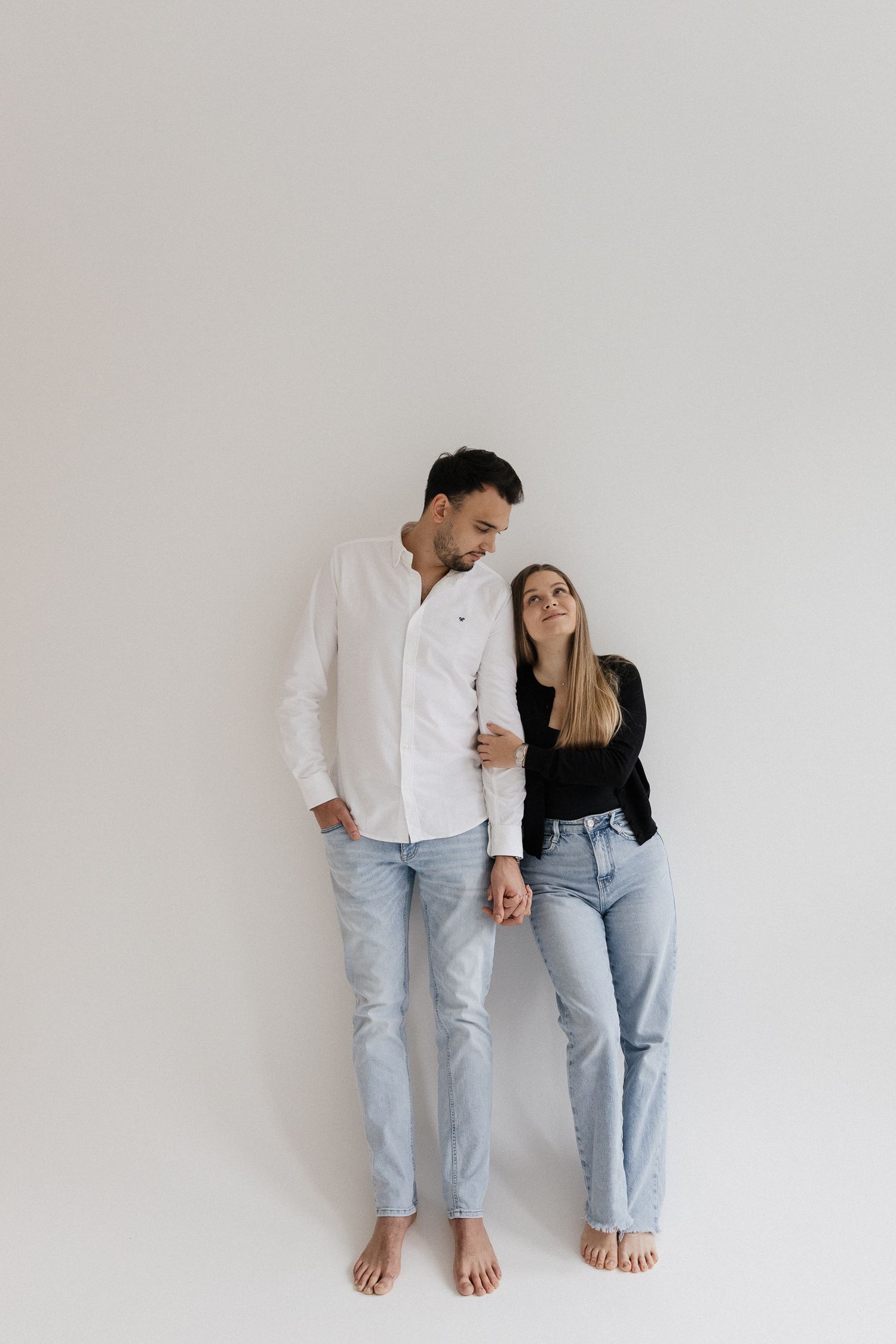 budapest photoshoot wedding photographer elegant and style studio couple photoshoot