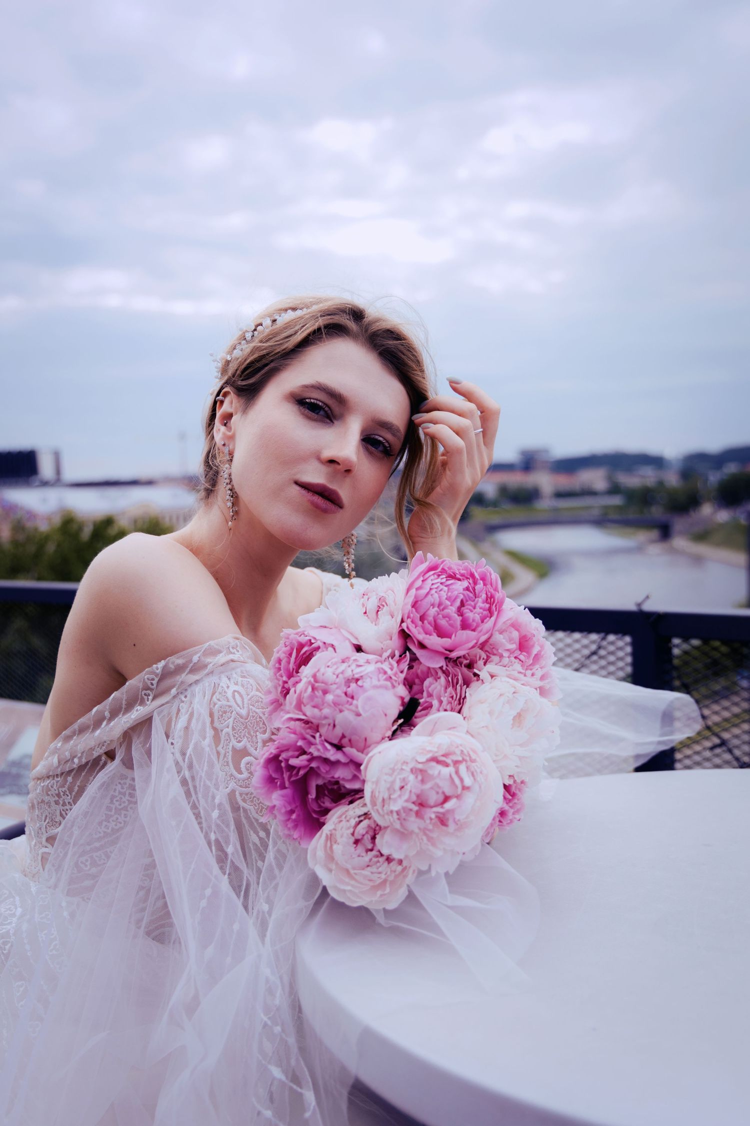 romantic bride close up Vilnius