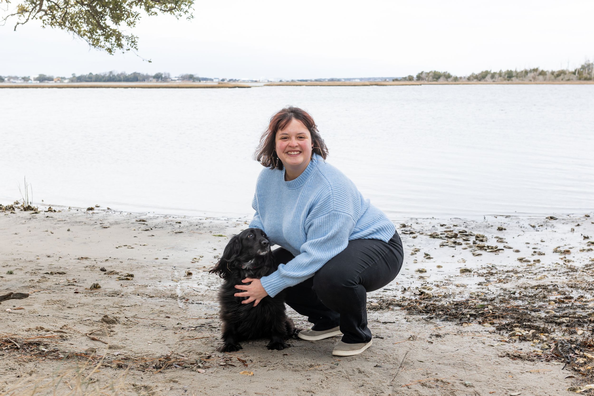 Swansboro nc family photographer Samantha Ann Photo near Hubert and Emerald Isle taking photos of families and dog at the beach