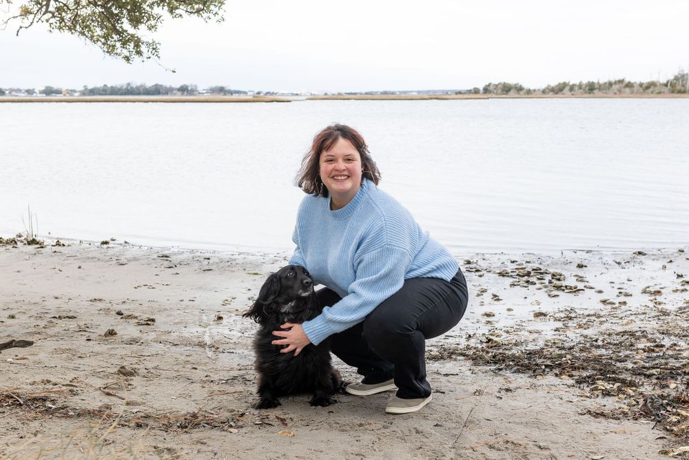 Swansboro nc family photographer Samantha Ann Photo near Hubert and Emerald Isle taking photos of families and dog at the beach