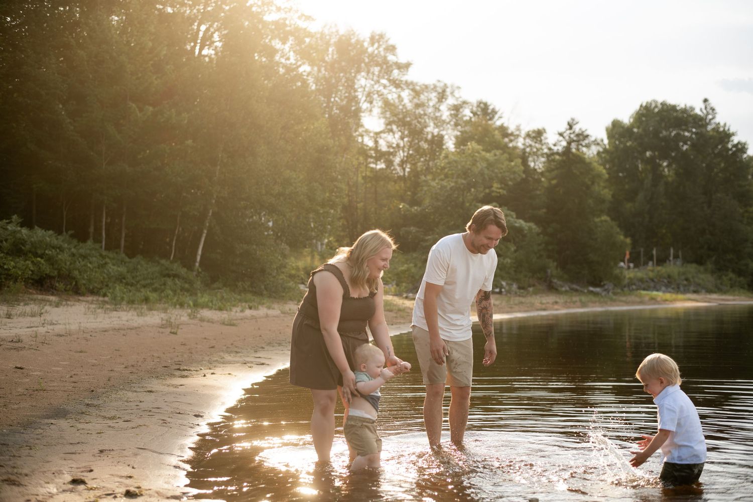 Upper Peninsula  Lifestyle Photographer. Weddings, engagement, families