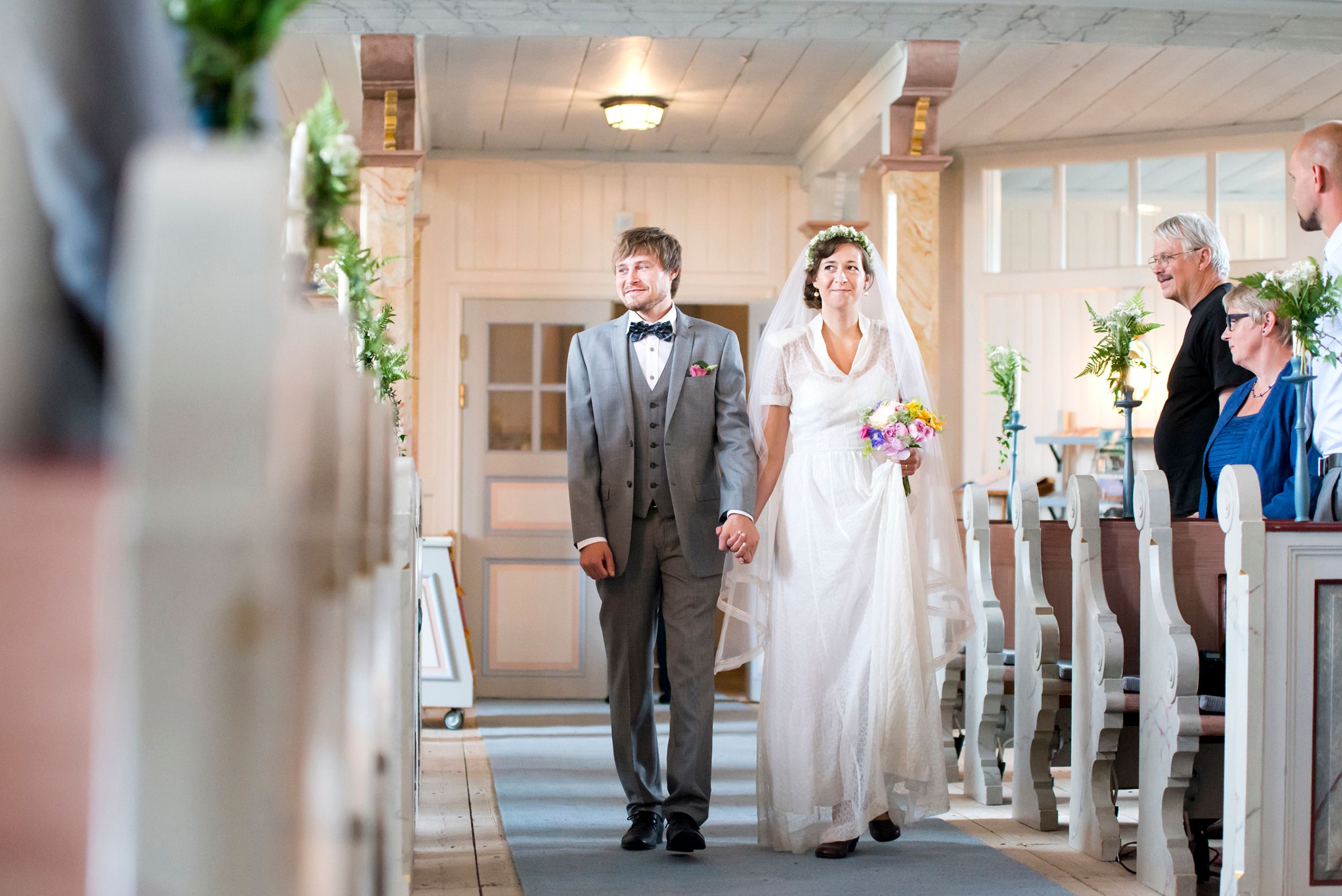 Anna och Davids bröllopsdag på Sillegården och Västra Ämterviks kyrka. Fotograf Rebecca Nordin.