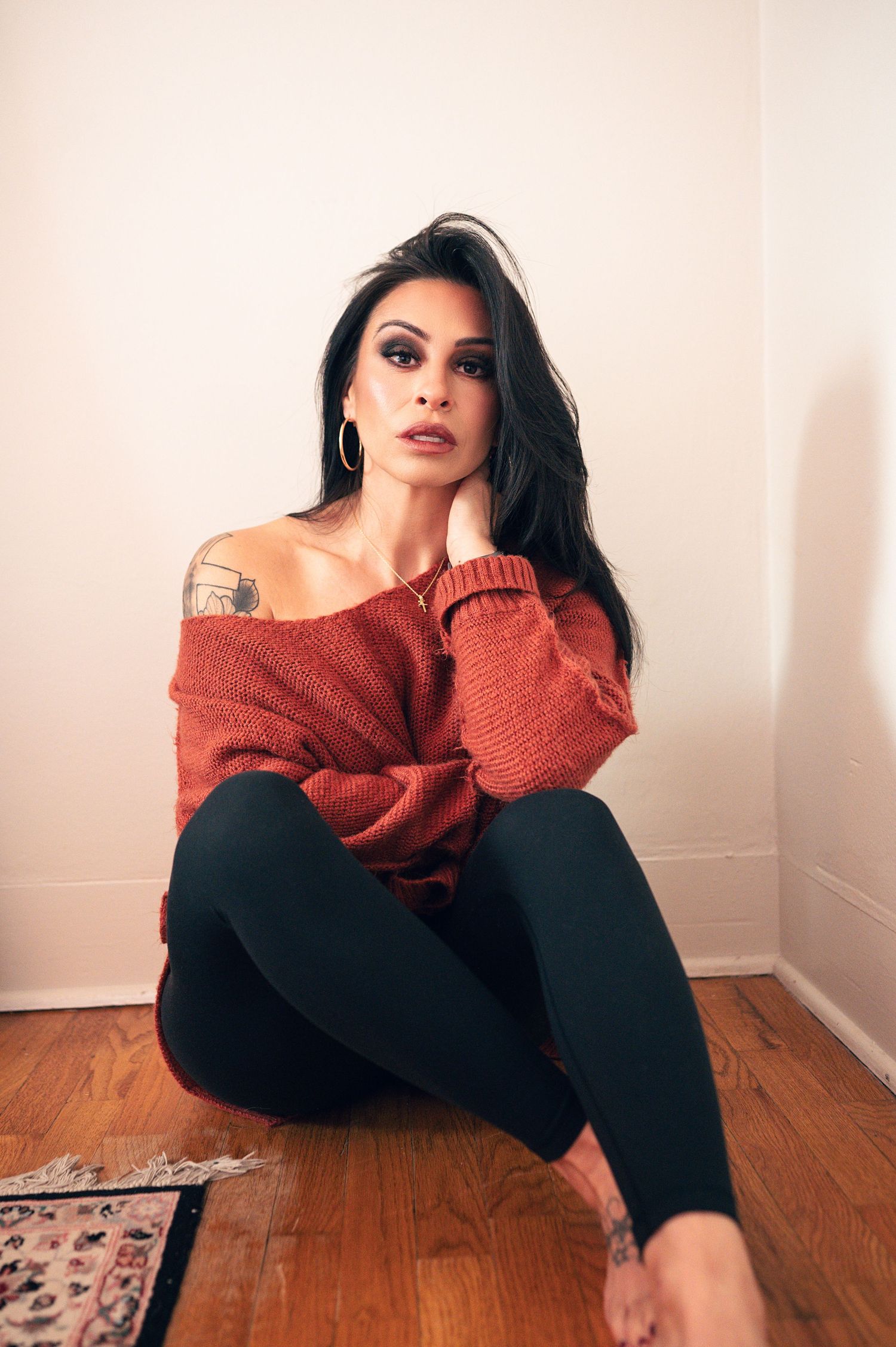 Utah Divine Feminine boudoir photographer in salt lake city and Ogden. Confidence building photoshoots and posing that inspires self love.