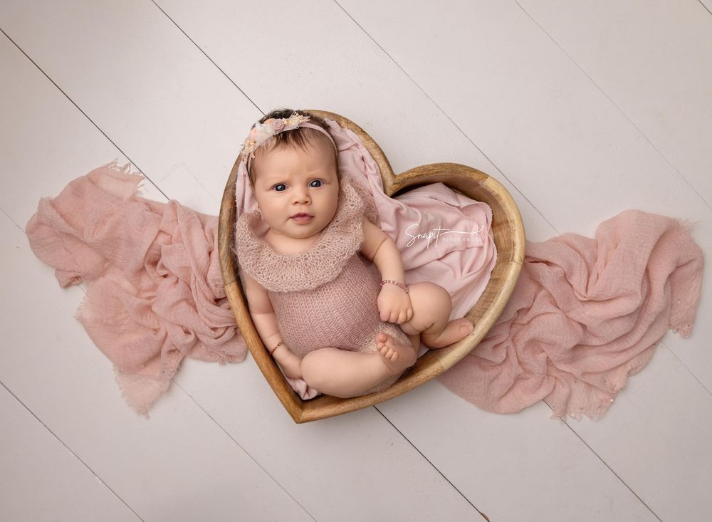 newborn photography Lakewood NJ, newborn studio portraits, baby photography Lakewood, professional newborn photographer, first baby photos