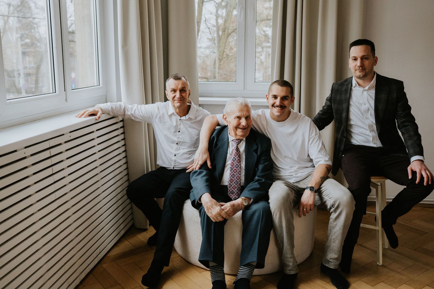 Rodzinna sesja zdjęciowa pokoleniowa Katowice sesja rodzinna w studiu fotograf Katowice fotograf Śląsk zdjęcia rodzinne z dziadkami sesja