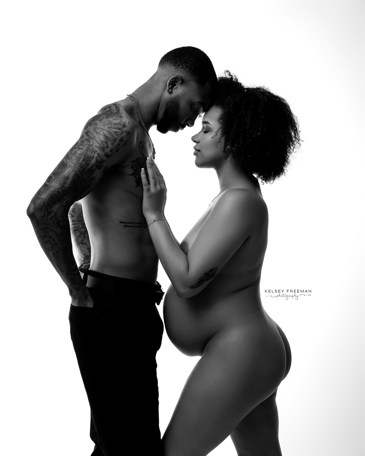 Newborn, maternity, & family photography studio located in between Atlanta, Georgia and Birmingham, Alabama with full service photo studio.