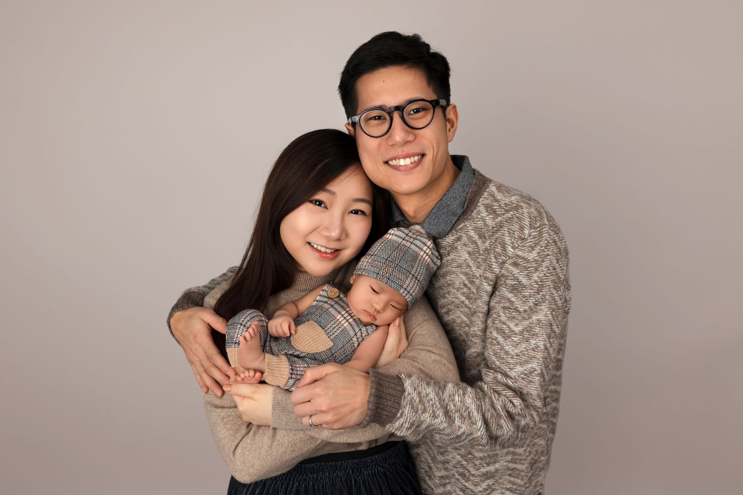 Family newborn photoshoot natural Milton Keynes