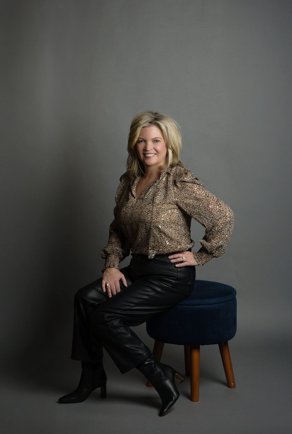 Women Confidence photoshoot in studio in Lake St. Louis by MJoy Photos