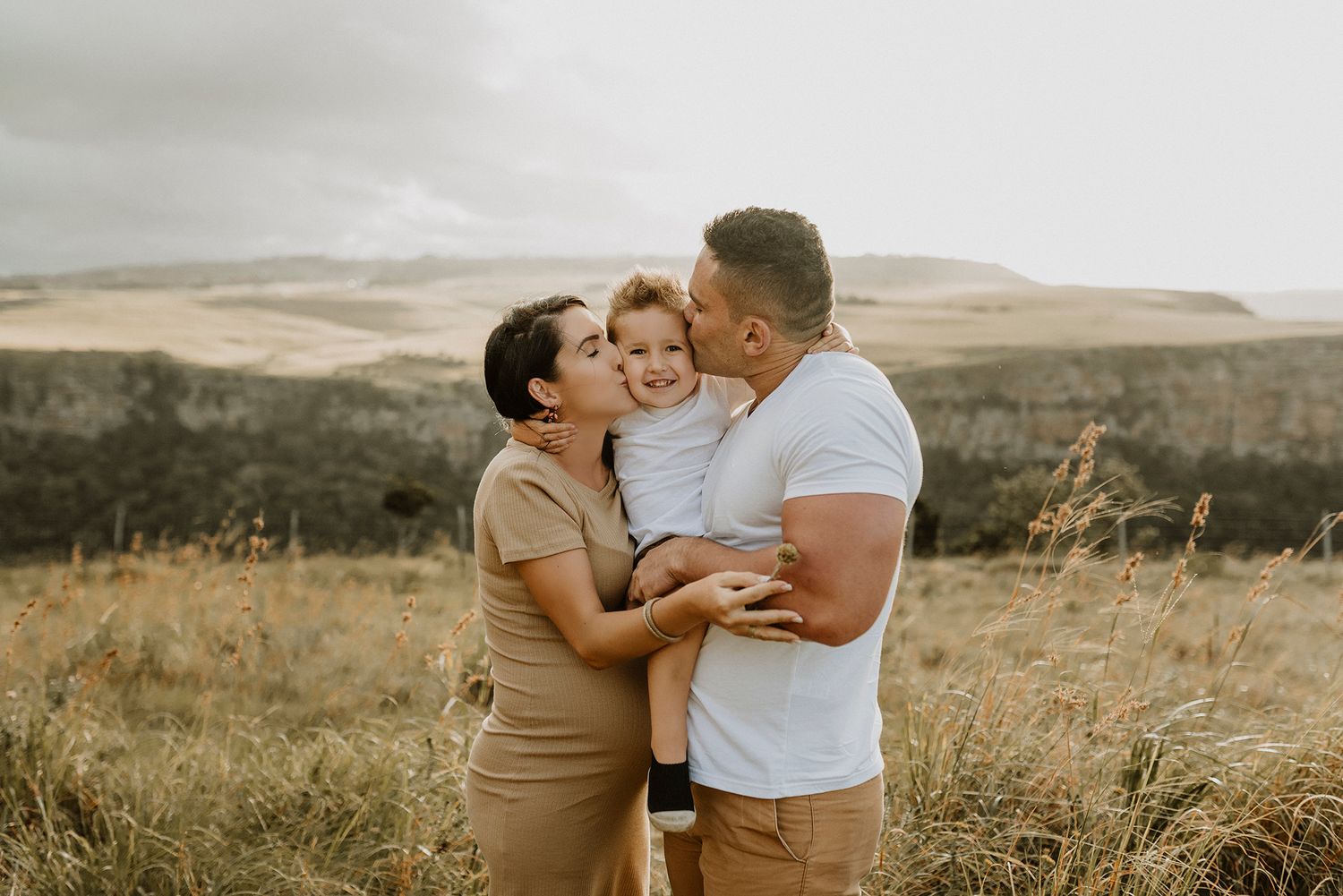 Family photo shoot in Margate, KwaZulu-Natal. Maternity photo shoot. South Coast photographer. Family photography. Family photos.