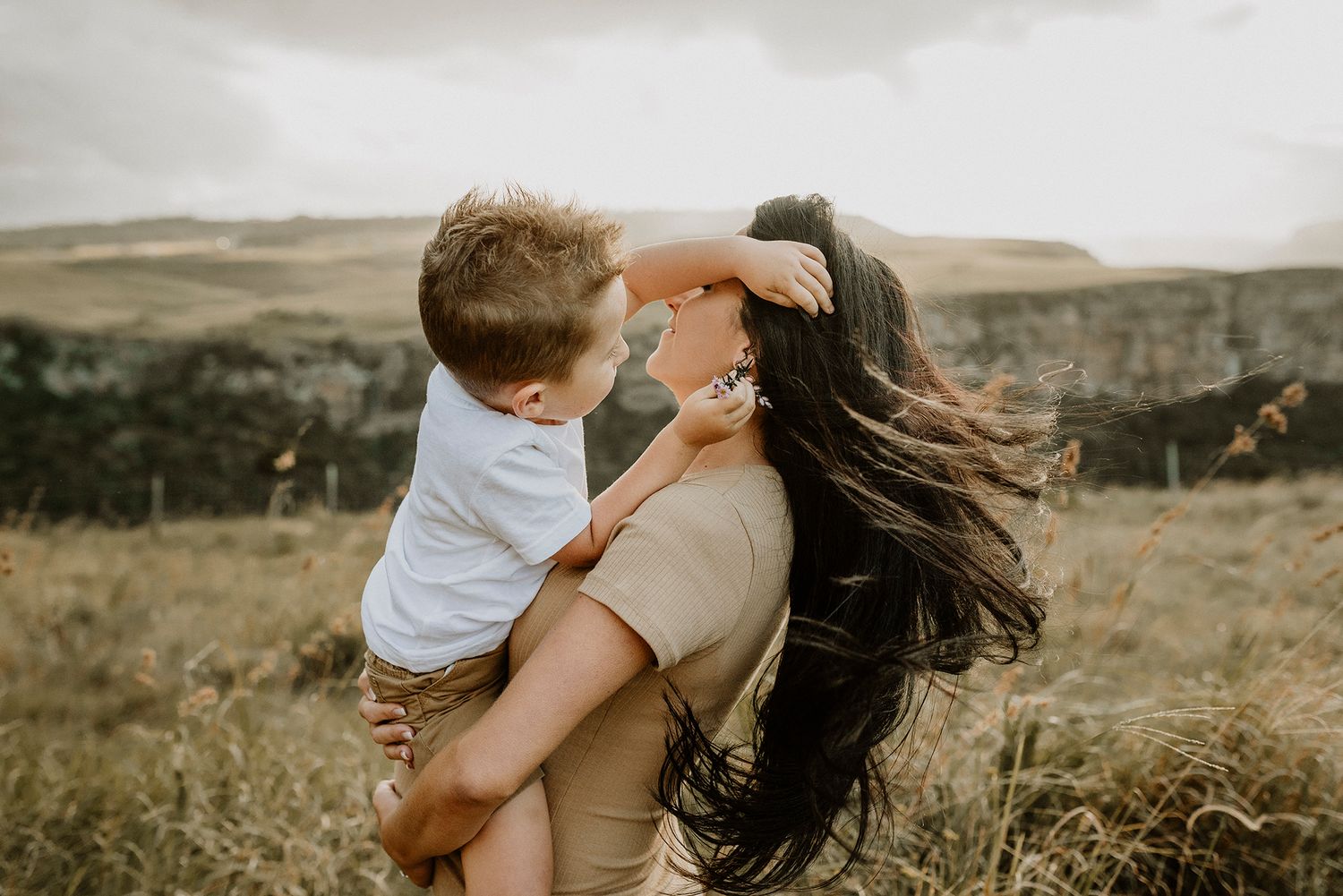 Family photo shoot in Port Edward, KwaZulu-Natal. Maternity photo shoot. South Coast photographer. Family photography. Family photos.