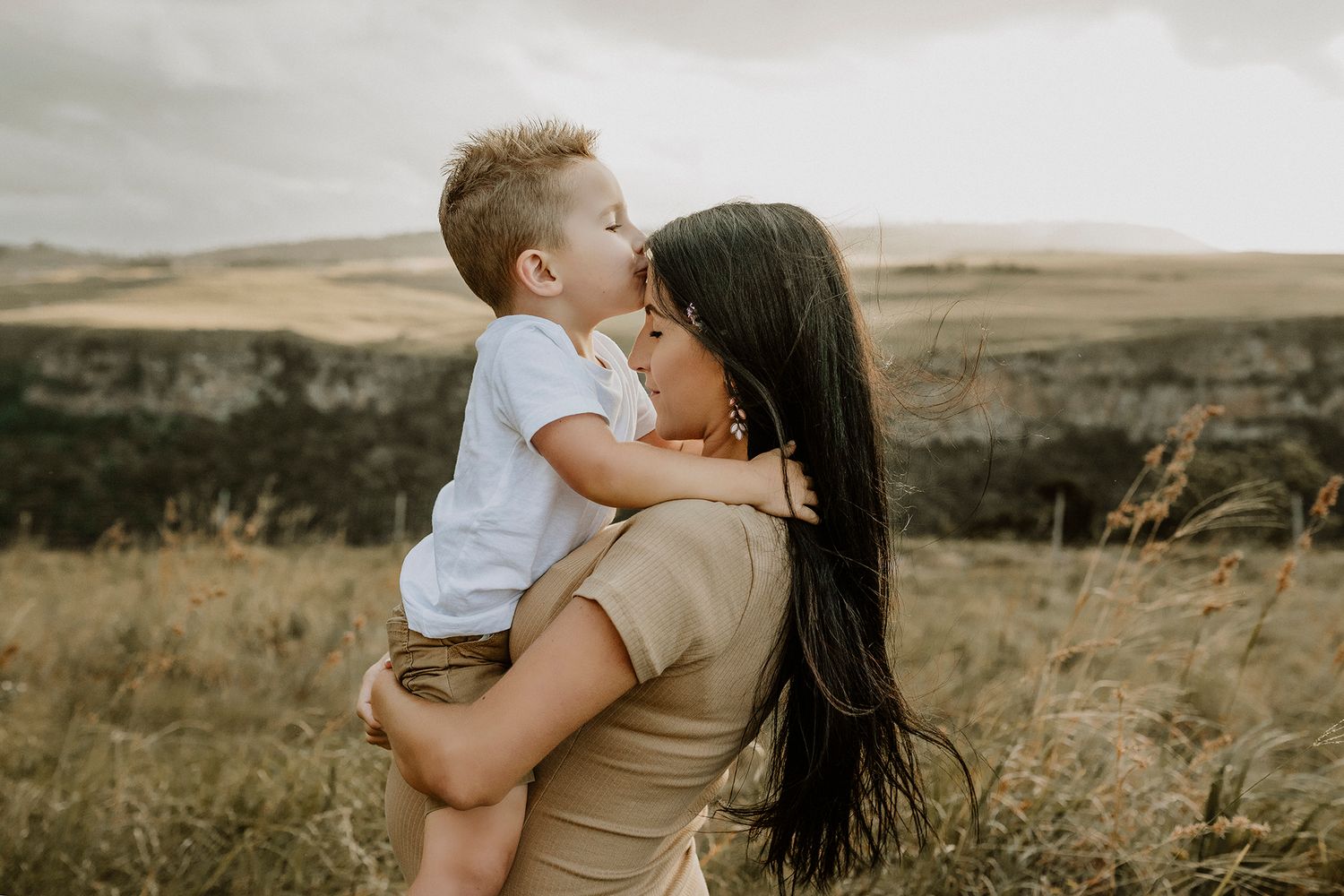 Family photo shoot in Port Edward, KwaZulu-Natal. Maternity photo shoot. South Coast photographer. Family photography. Family photos.