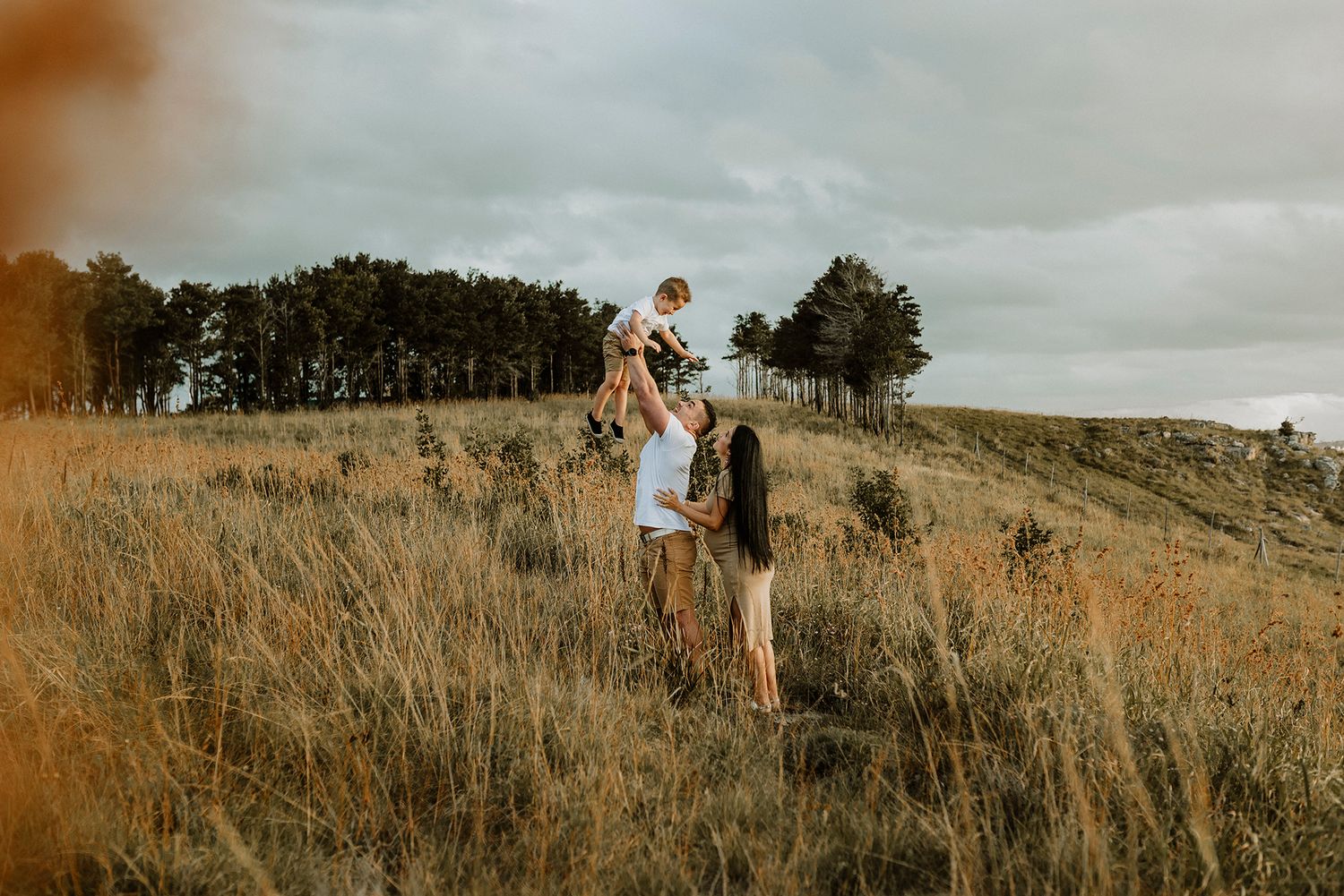 Family photo shoot in Margate, KwaZulu-Natal. Maternity photo shoot. South Coast photographer. Family photography. Family photos.
