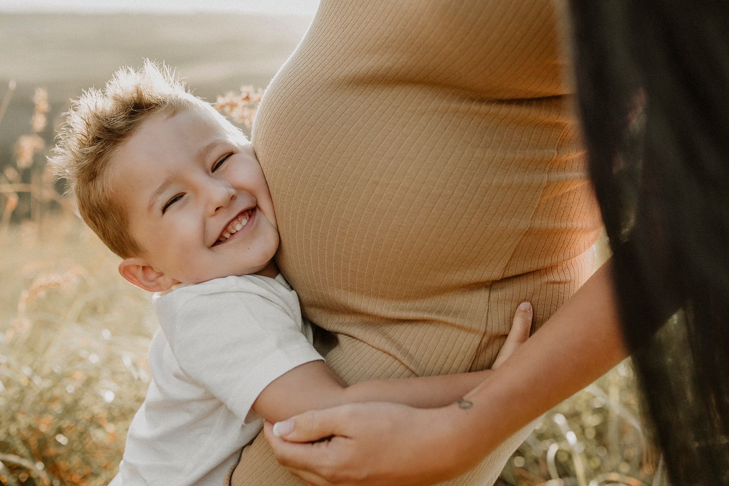 Family photo shoot in Margate, KwaZulu-Natal. Maternity photo shoot. South Coast photographer. Family photography. Family photos.