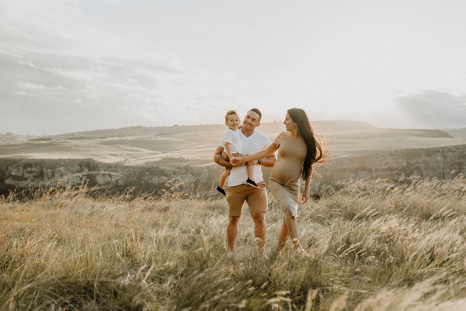 Family photo shoot in Leisure Bay, KwaZulu-Natal. Maternity photo shoot. Port Edward photographer. Family photography. Family photos.