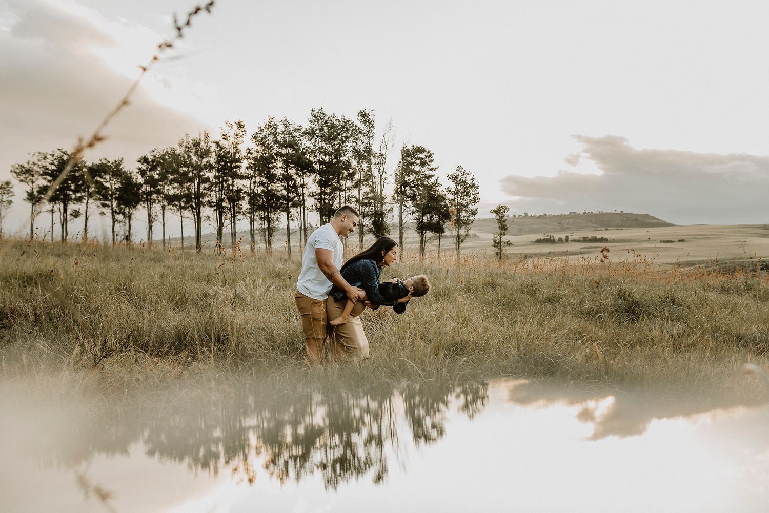 Family photo shoot in Leisure Bay, KwaZulu-Natal. Maternity photo shoot. Port Edward photographer. Family photography. Family photos.