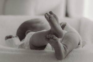 Newborn Foto-Shooting im Tageslichtstudio Schöftland
