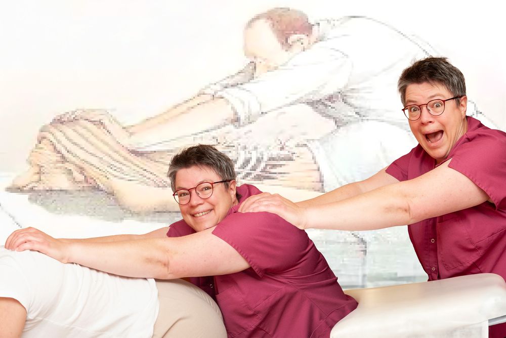Heilpraktikerin und Physiotherapeutin Katrin Ritter bei der manuellen Therapie in Forchheim – Lichtkapsel Fotografie