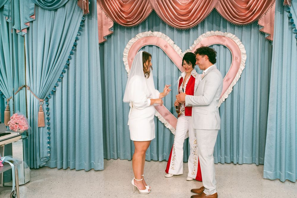 Sure Thing Too Chapel Elopement | Las Vegas Elopement Photographer & Super 8 Videographer