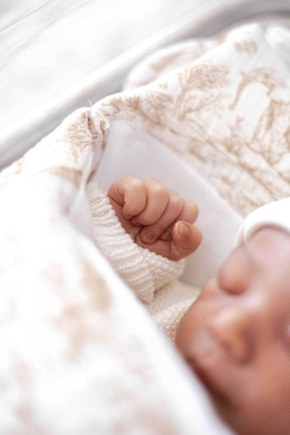 Photographe de famille, grossesse, naissance en Seine-et-Marne. Famille, baptême, naissance, grossesse