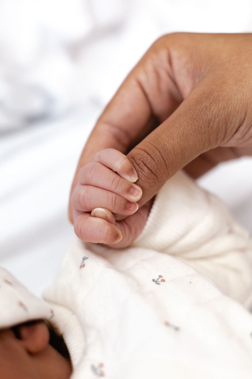 Photographe de famille, grossesse, naissance en Seine-et-Marne. Famille, baptême, naissance, grossesse