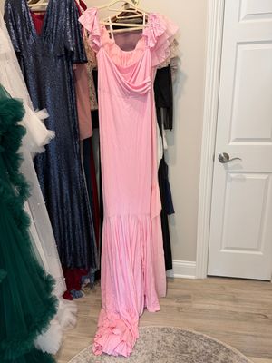 New pink maternity dress, with long train. Size M