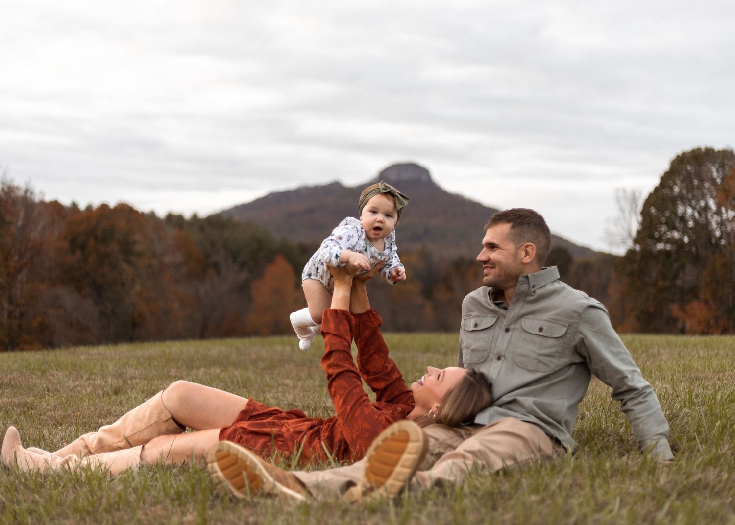 photo Christmas fall newborn family announcement Winston Salem advance Mocksville clemmons advance lewisville Kernersville triad pilot mount