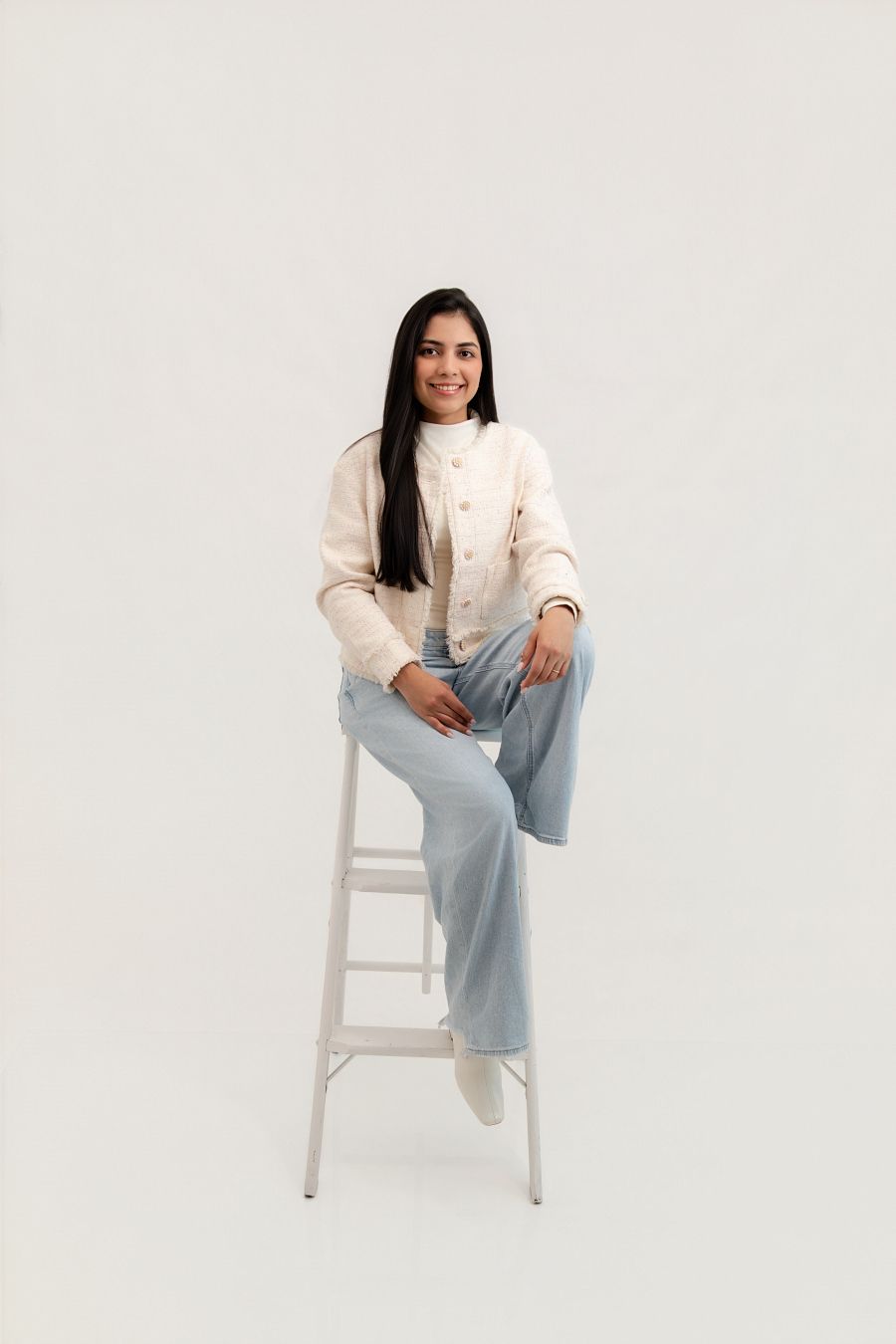 Rodriam Nashville milestone photographer sitting on bench headshot