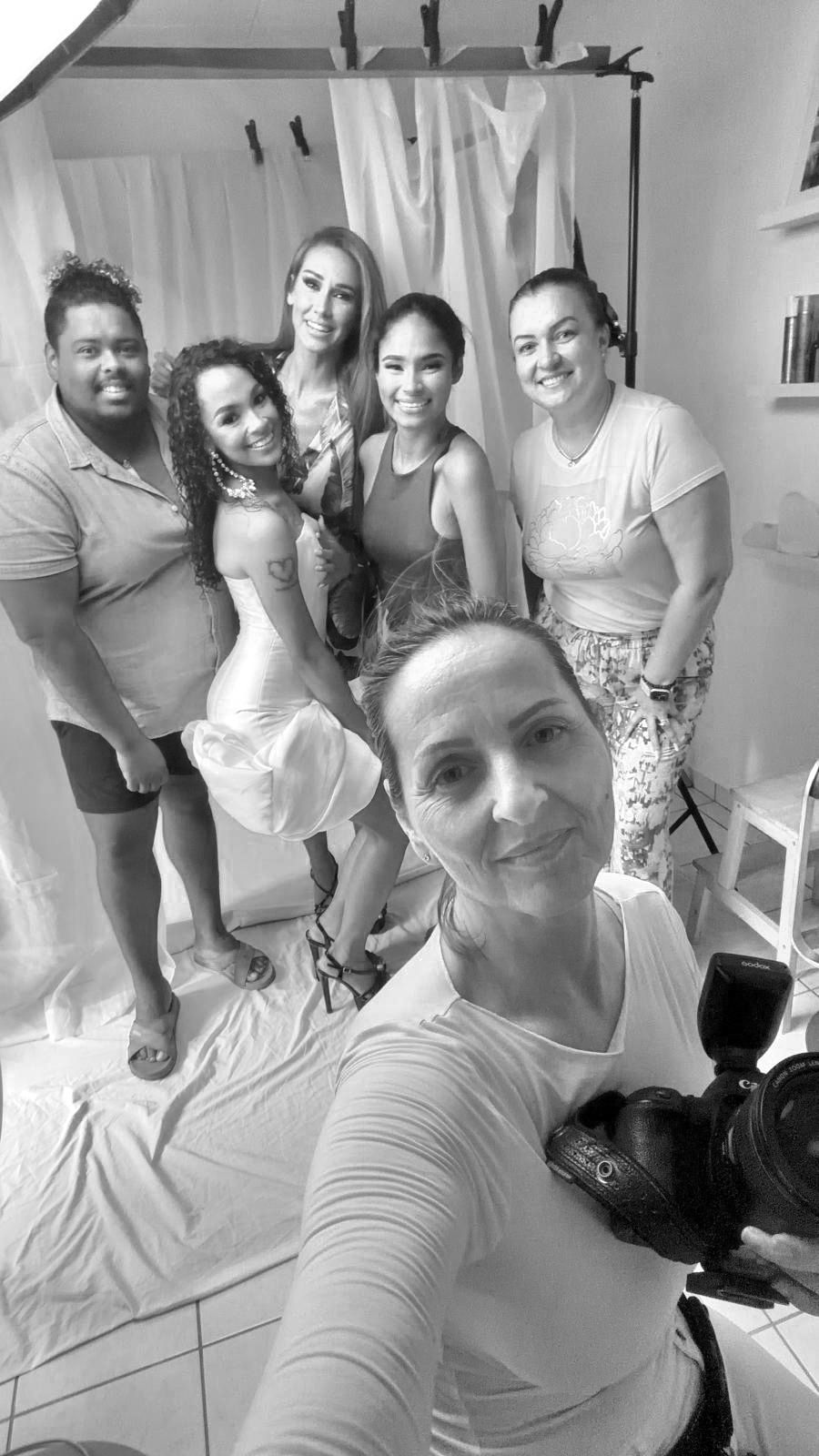 Caroline Porras, Vivienne Vollebregt, Katherine Montero, Roderick Beaumont, and official Miss Universe Bonaire photographer Felicia Schuette