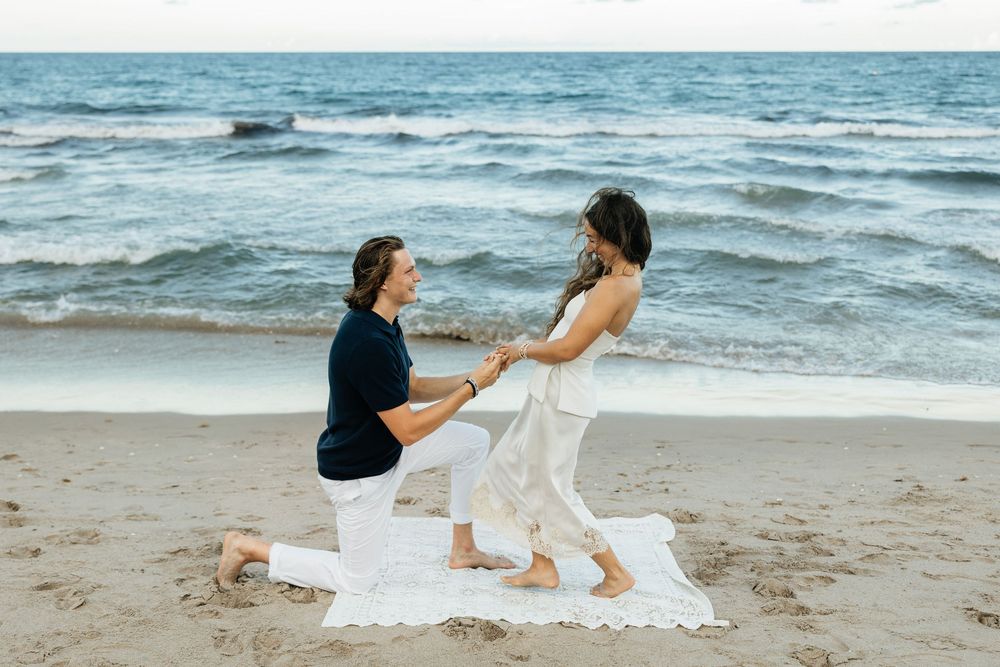 Beach surprise proposal in Florida. Jacksonville Proposal Photographer, Jacksonville Beach Proposal Photographer - Lindsay McDow Photography